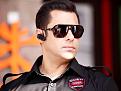 Click image for larger version

Name:	bodyguard-wallpaper-salmaan-khan-eid.jpg
Views:	373
Size:	66.9 KB
ID:	434293